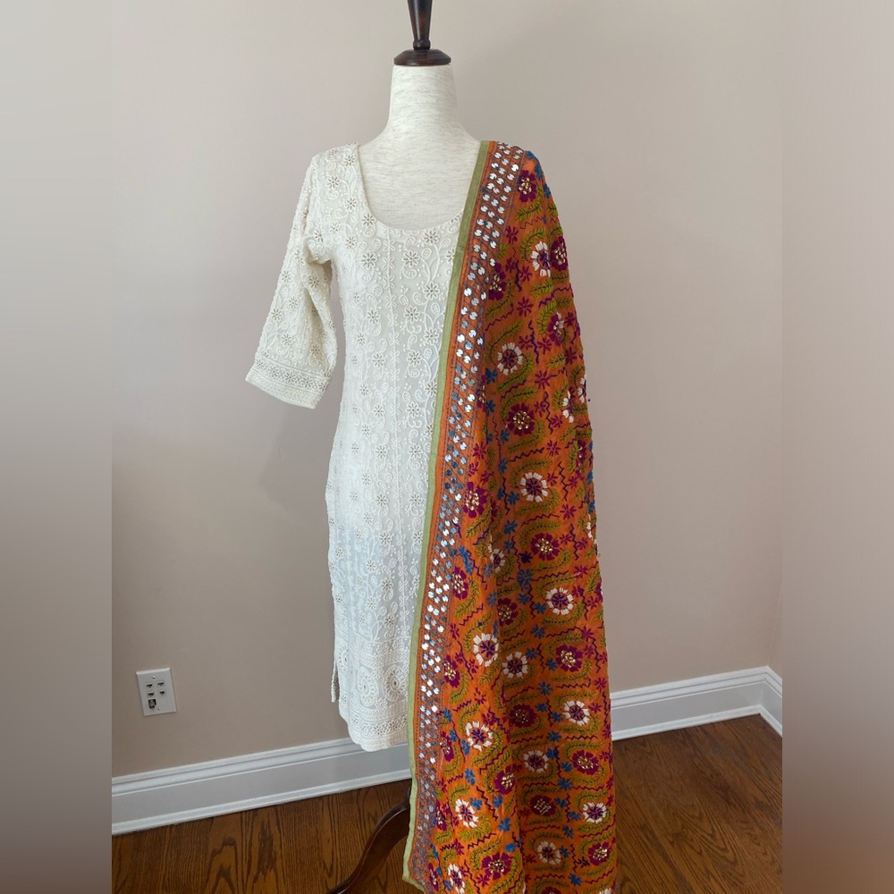 Indian/ Pakistani Salwar Kameez Suit